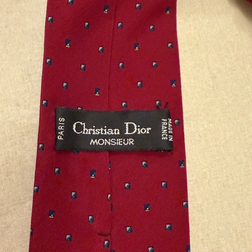 Christian Dior 100% Silk Burgundy Tie with Blue Accents - Picture 3 of 7